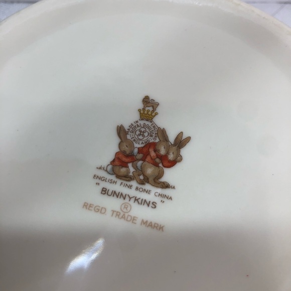 Vintage Royal Doulton Bunnykins 6" Child's Plate/ Bowl - Apple Picking - Picture 8 of 10